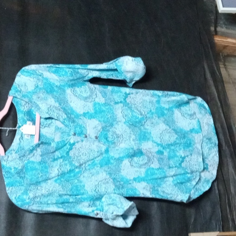 Kim Rogers Turquoise and White Top